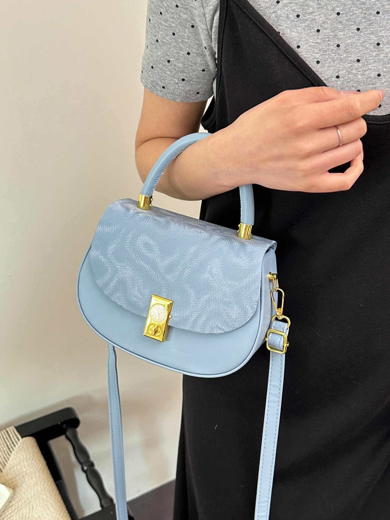 Blue Crossbody Bag with Gold Chain