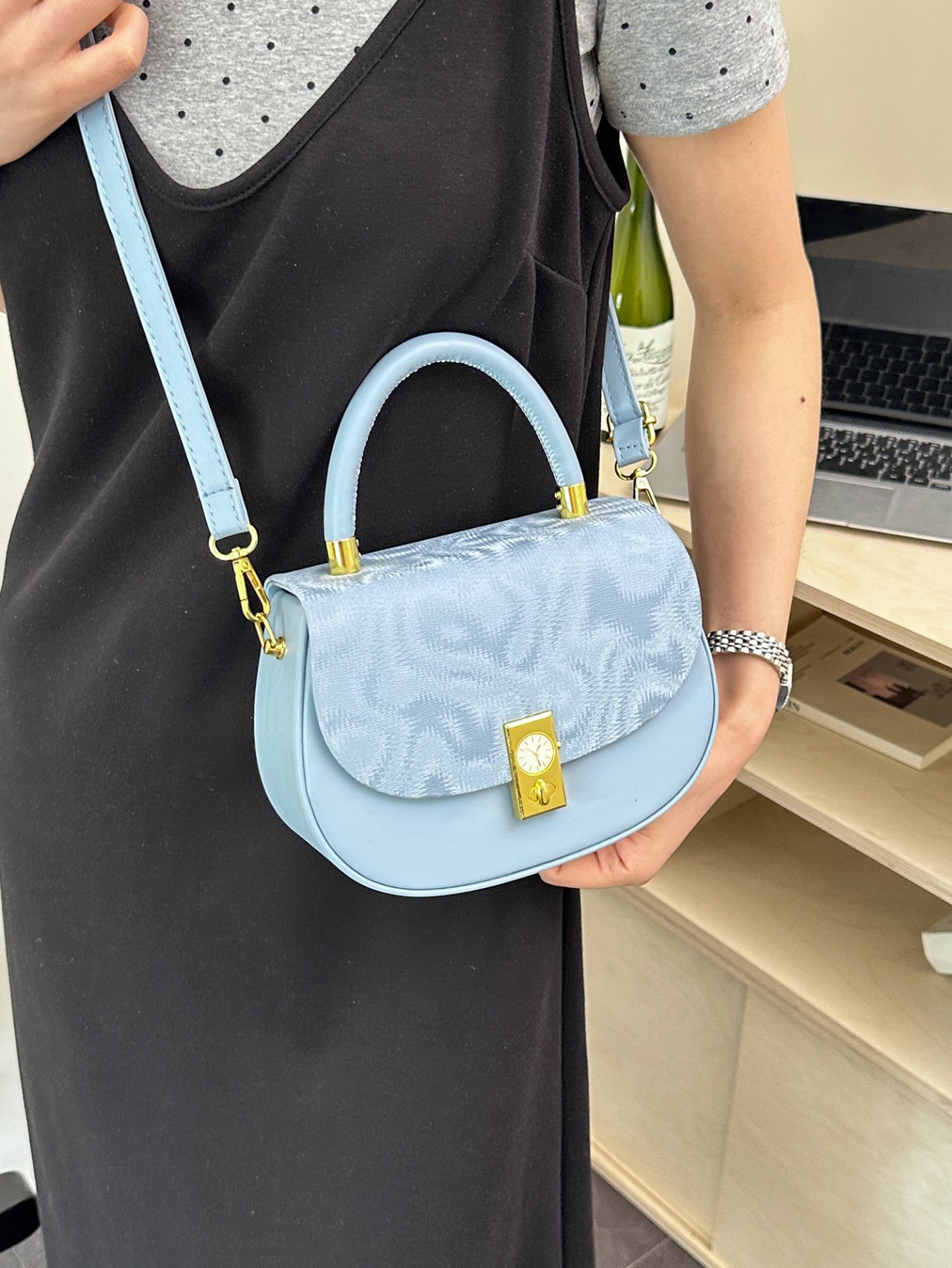 Blue Crossbody Bag with Gold Chain