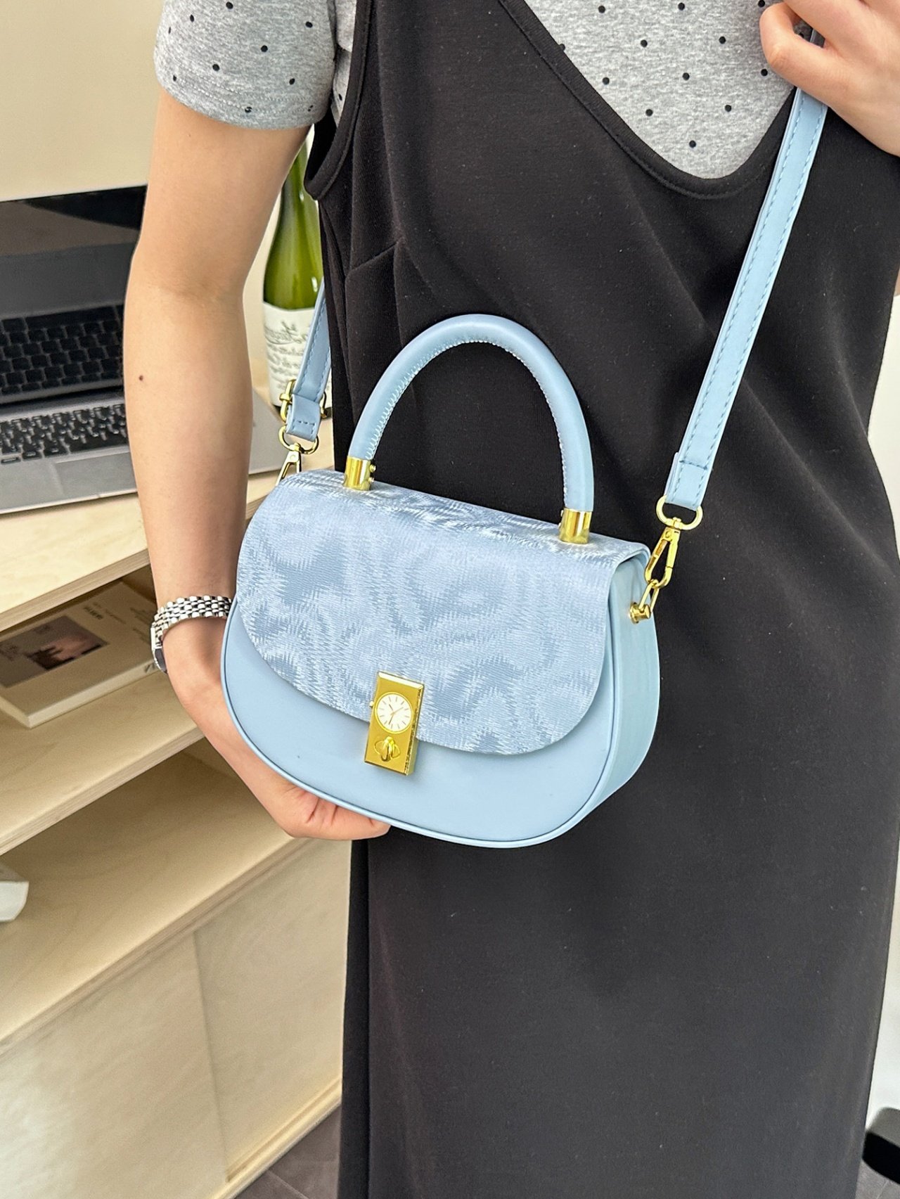 Blue Crossbody Bag with Gold Chain