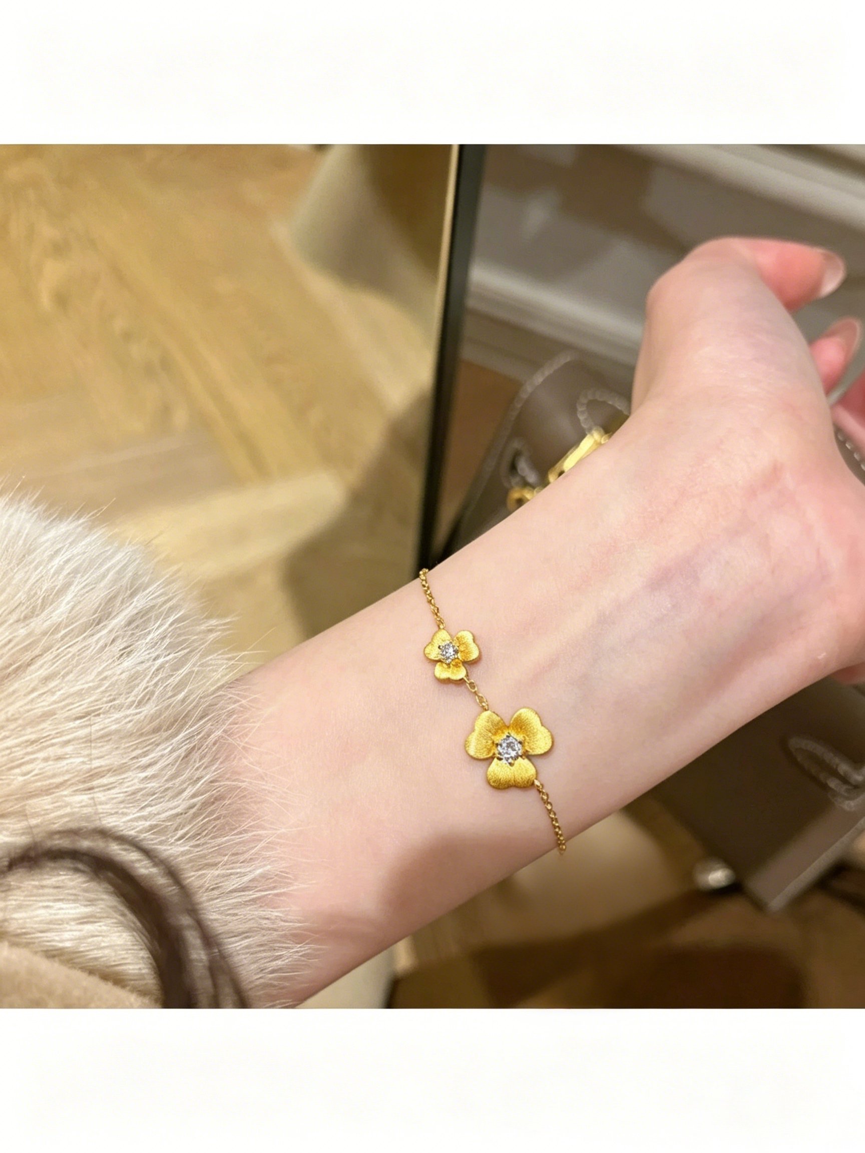 Golden Clover Design Bracelet