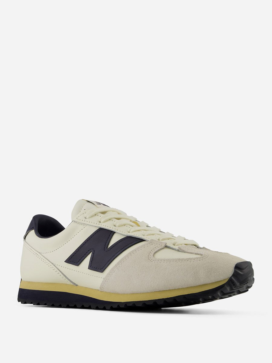حذاء رياضي 471 باللون البيج