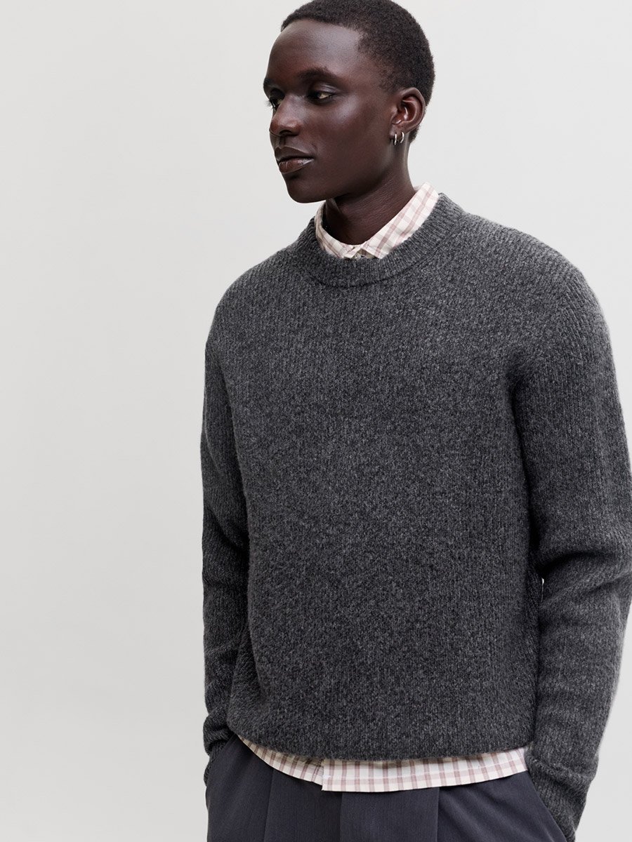 Black Crew Neck Pullover Knit Sweater