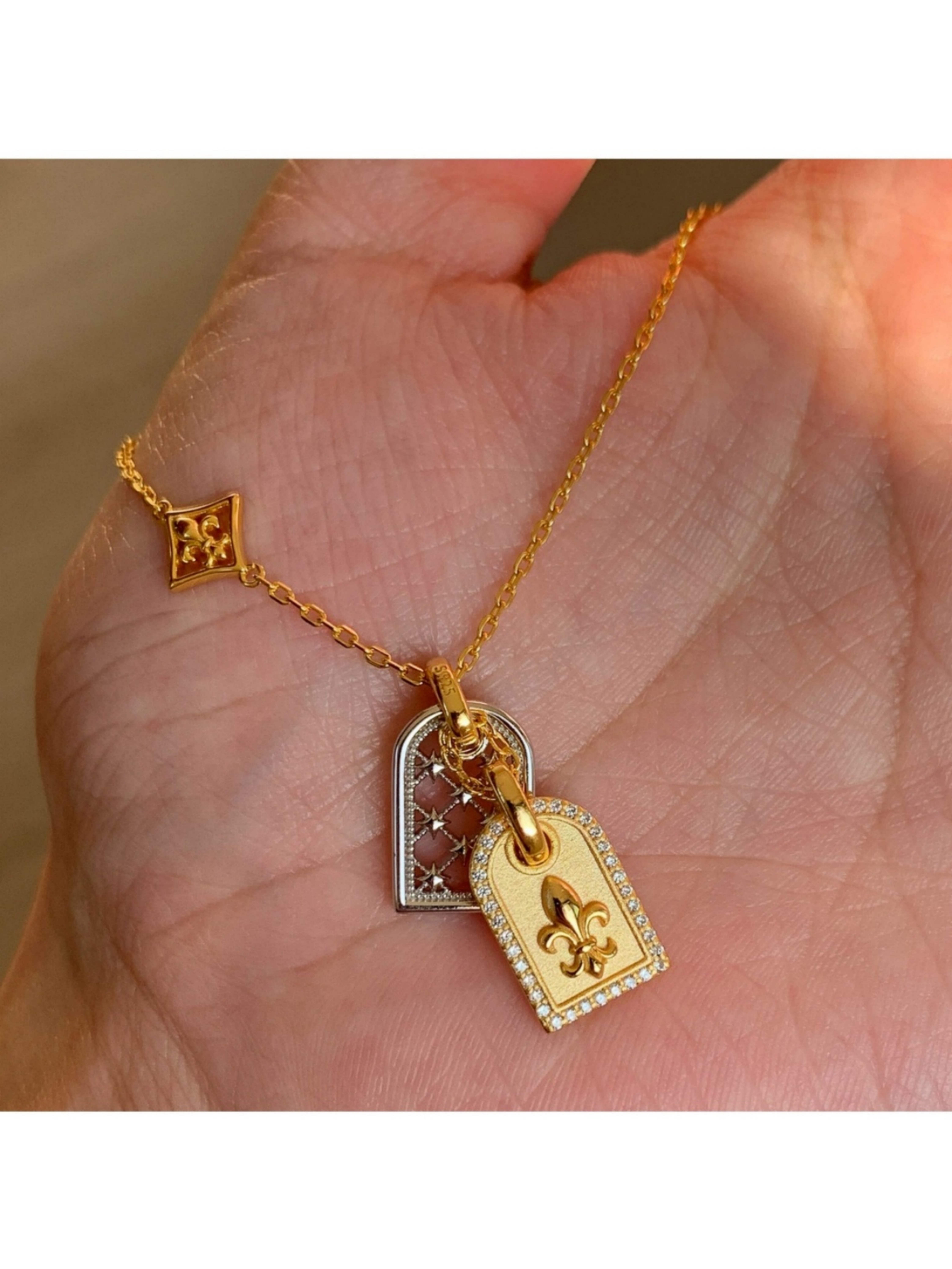 Gold Fleur-de-Lis Pendant Necklace