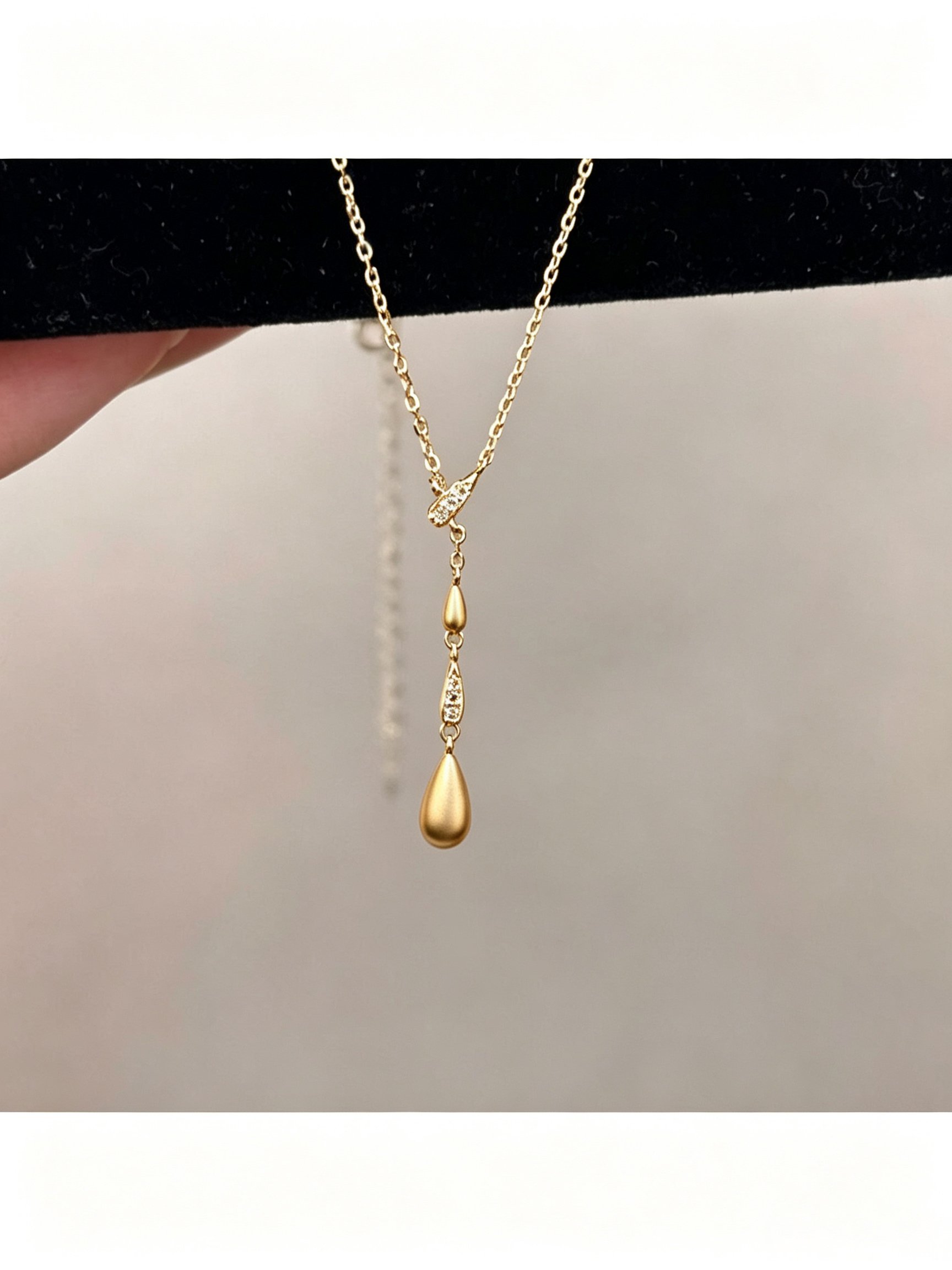 Gold Teardrop Lariat Necklace