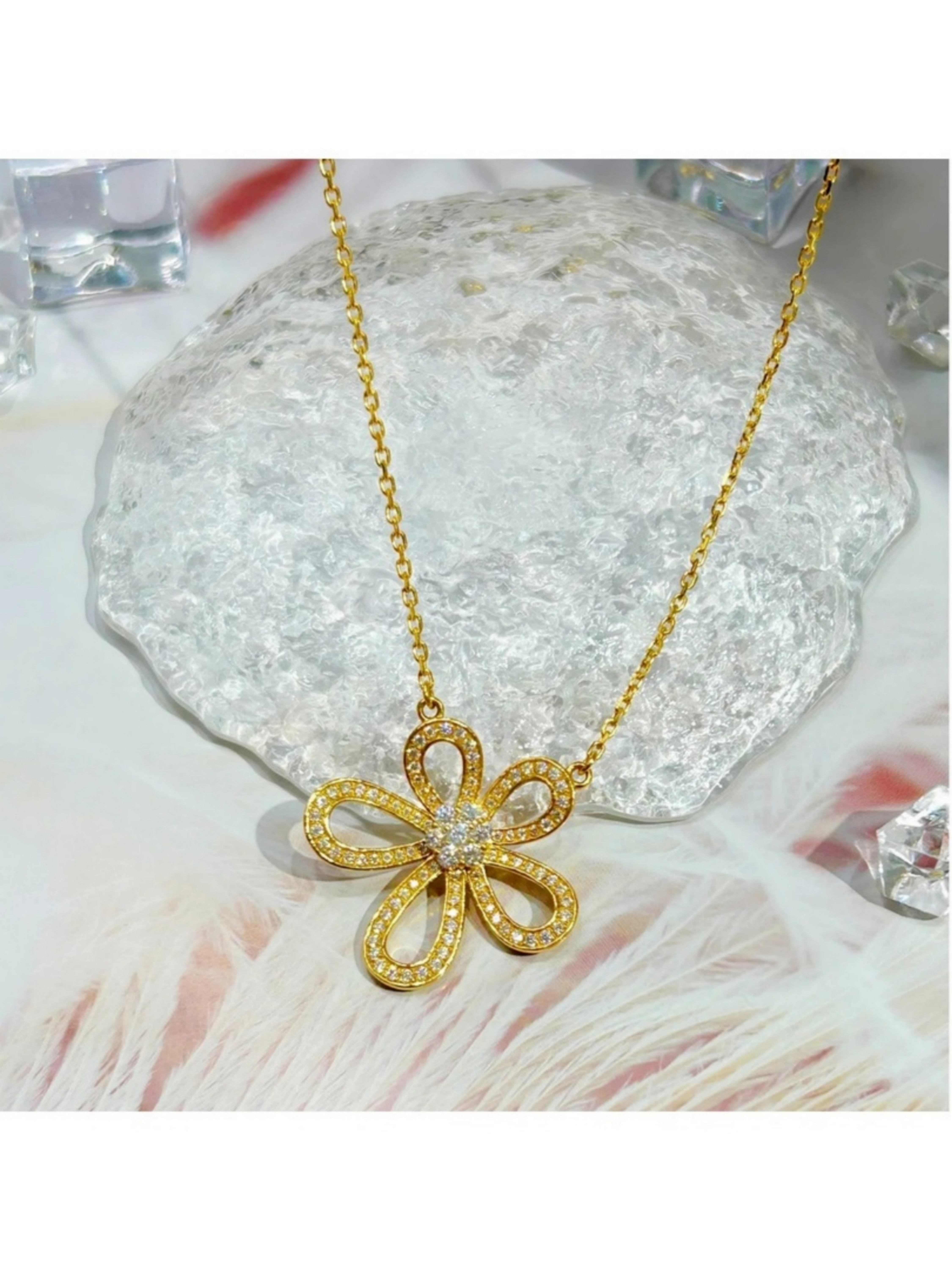 Gold Flower Pendant Necklace with Zircon
