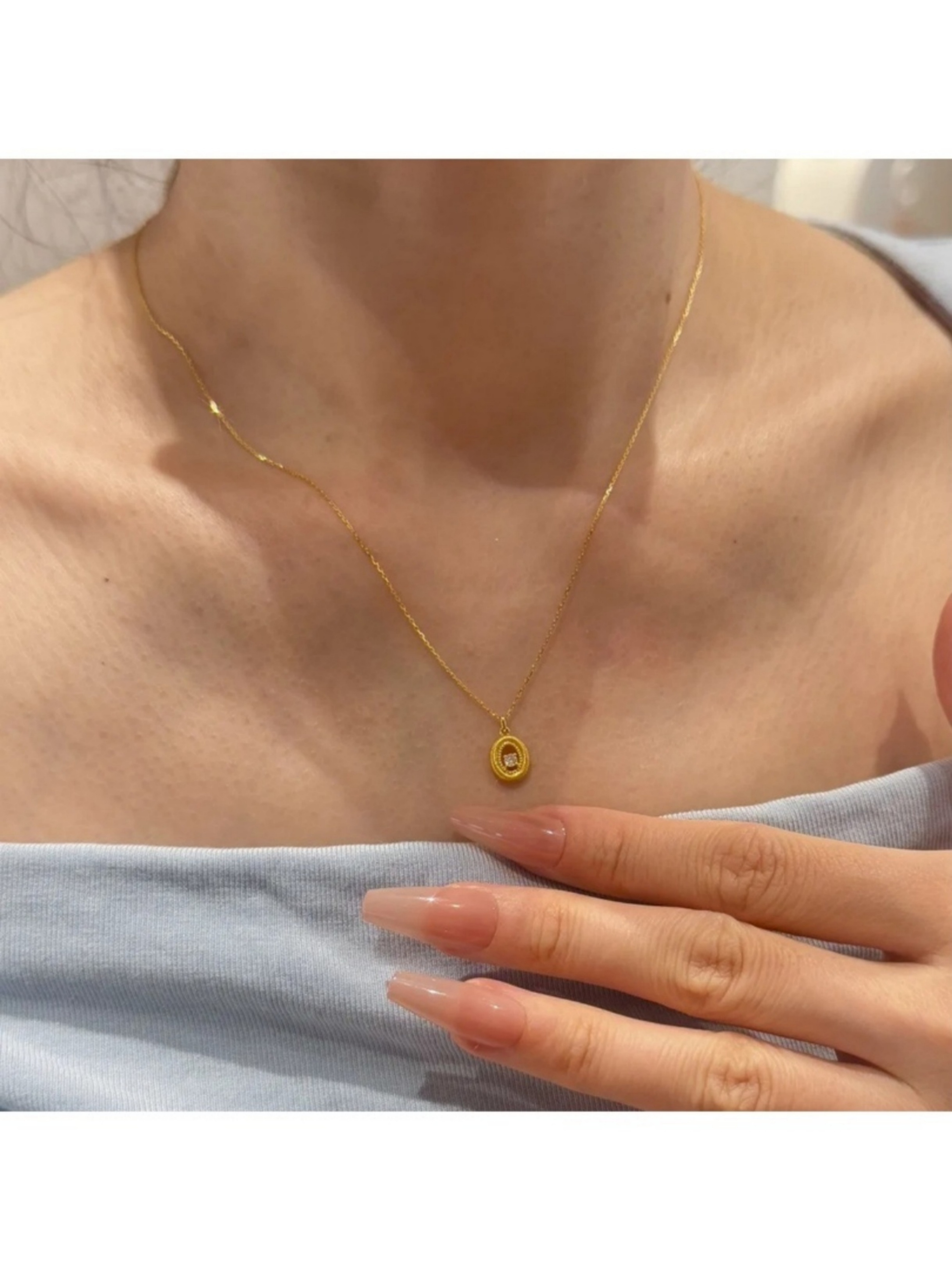 Gold Pendant Necklace