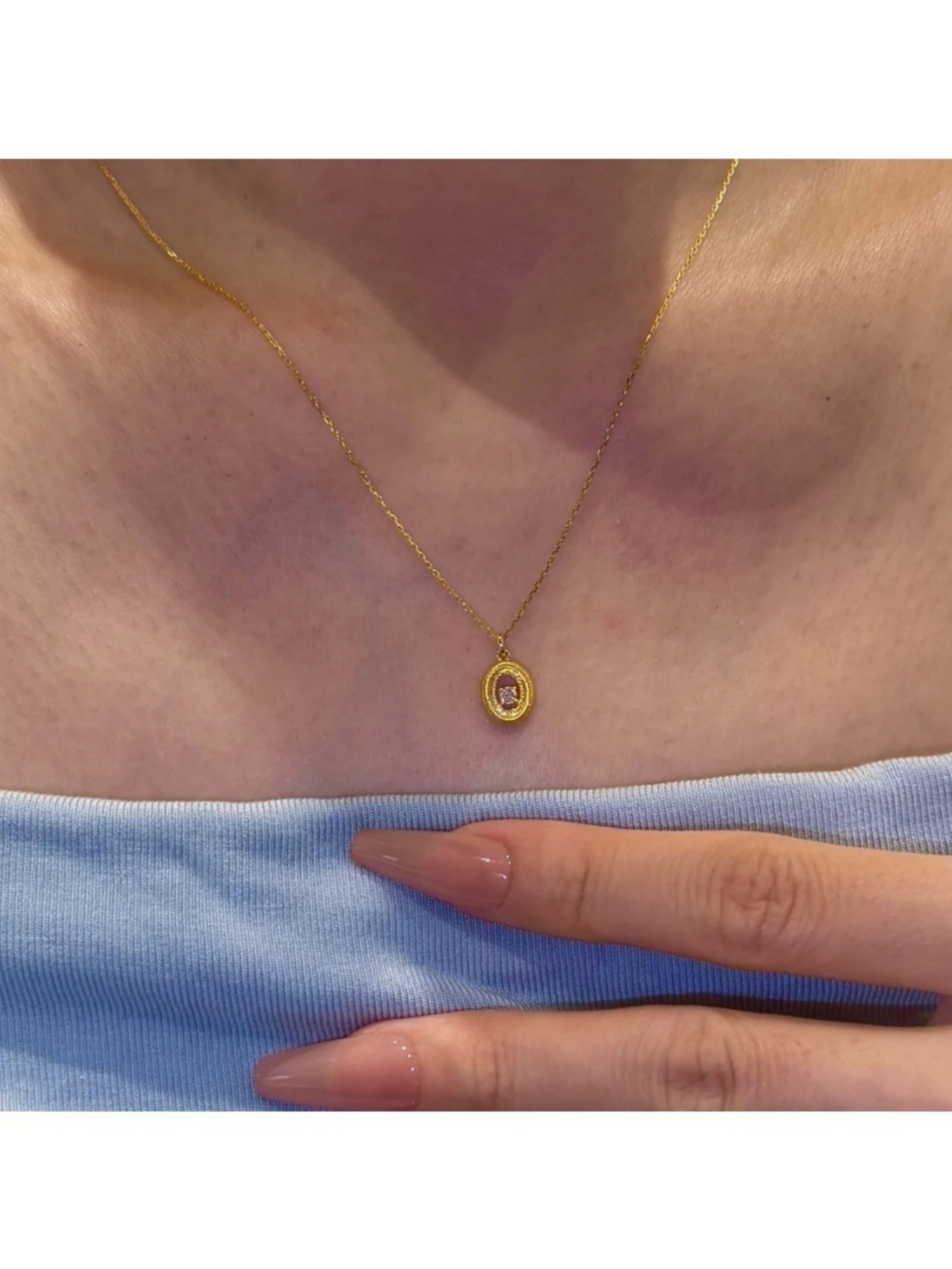 Gold Pendant Necklace