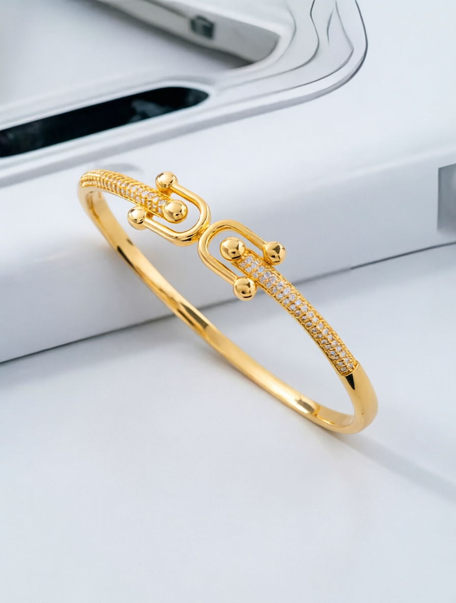 Horseshoe-Shaped Cubic Zirconia Bracelet