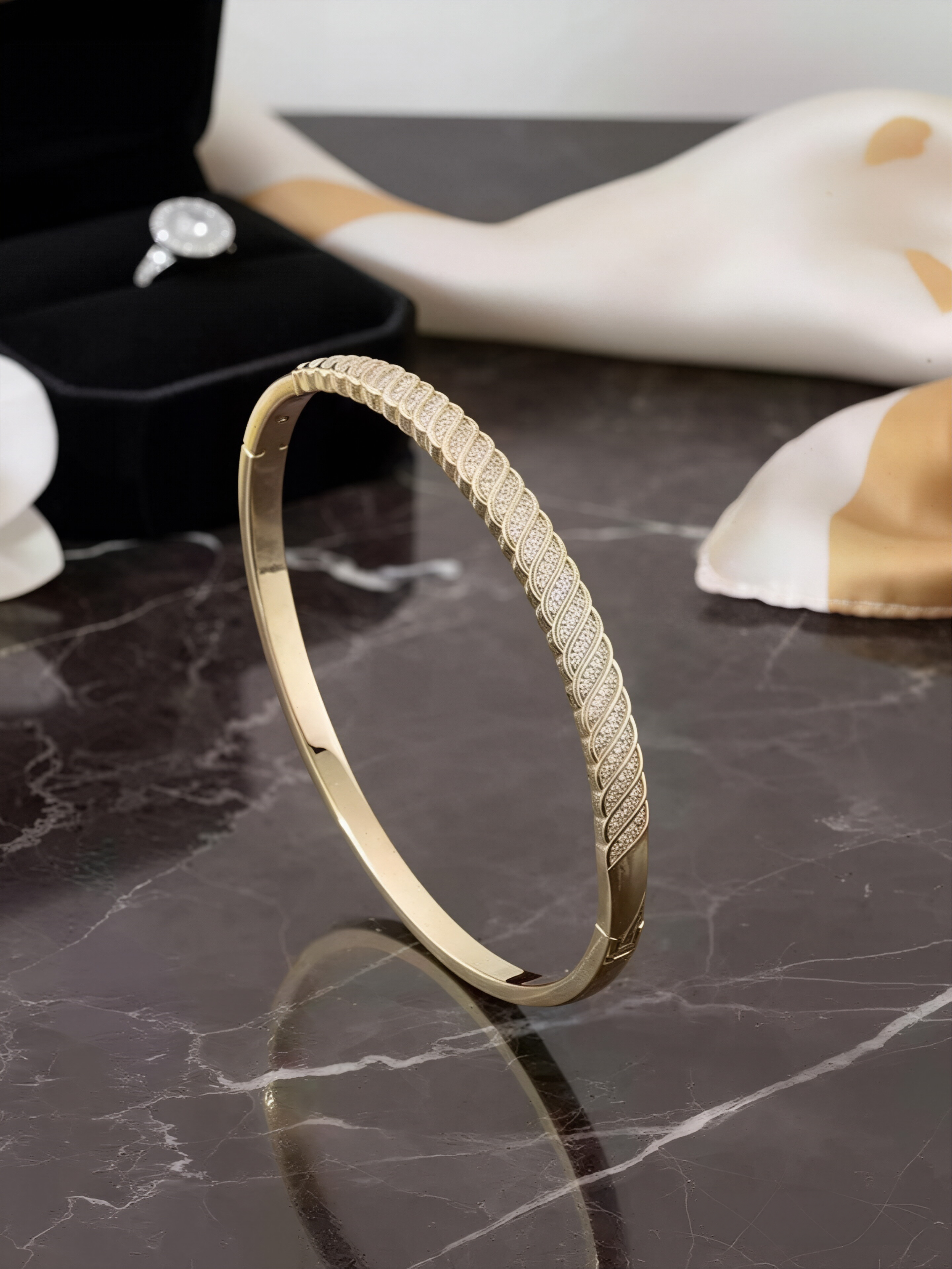 Cubic Zirconia Bracelet with Tire Design