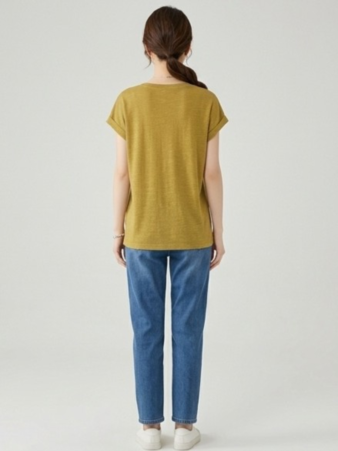Yellow Swan Print T-Shirt with Short Sleeves