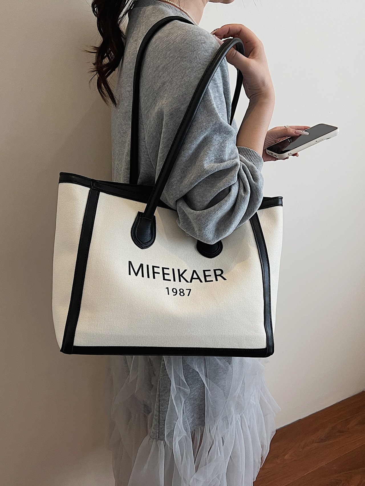 Off-White Printed Shoulder Bag