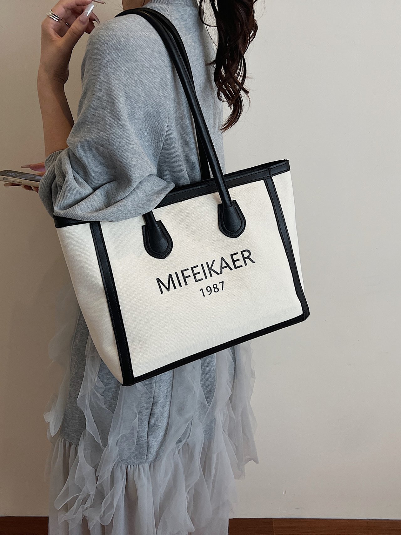 Off-White Printed Shoulder Bag
