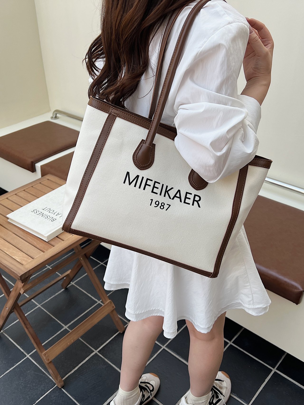 Off-White Printed Shoulder Bag