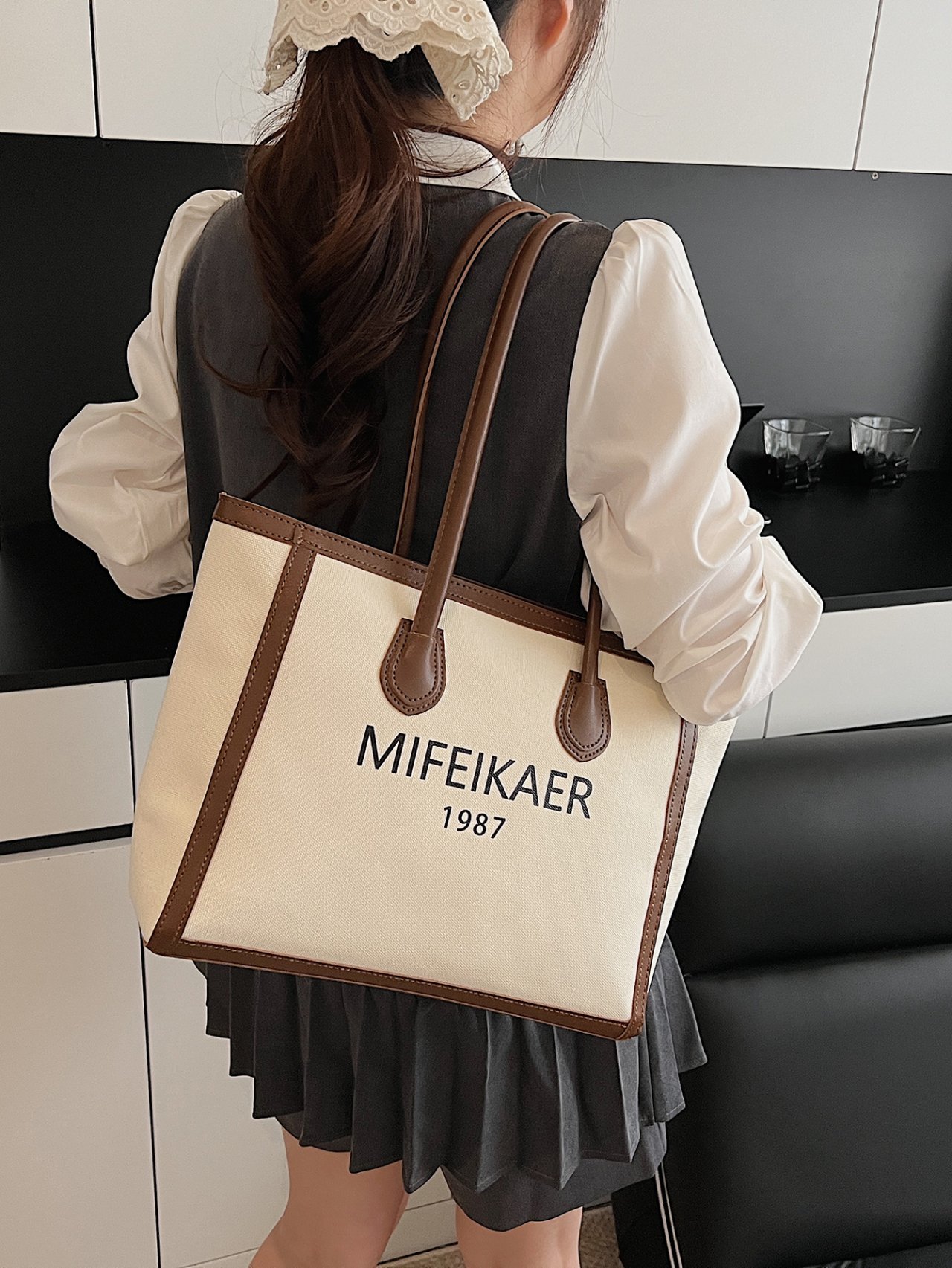 Off-White Printed Shoulder Bag