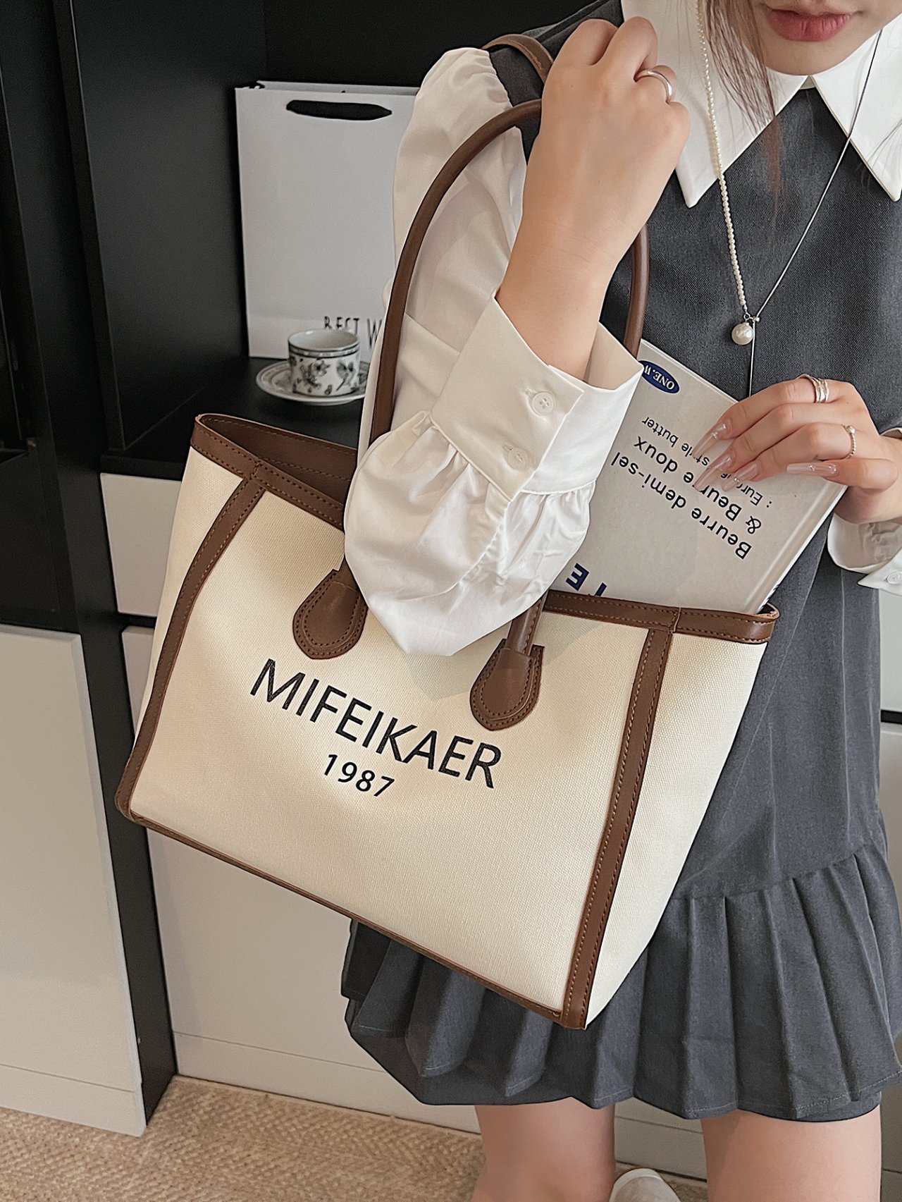 Off-White Printed Shoulder Bag
