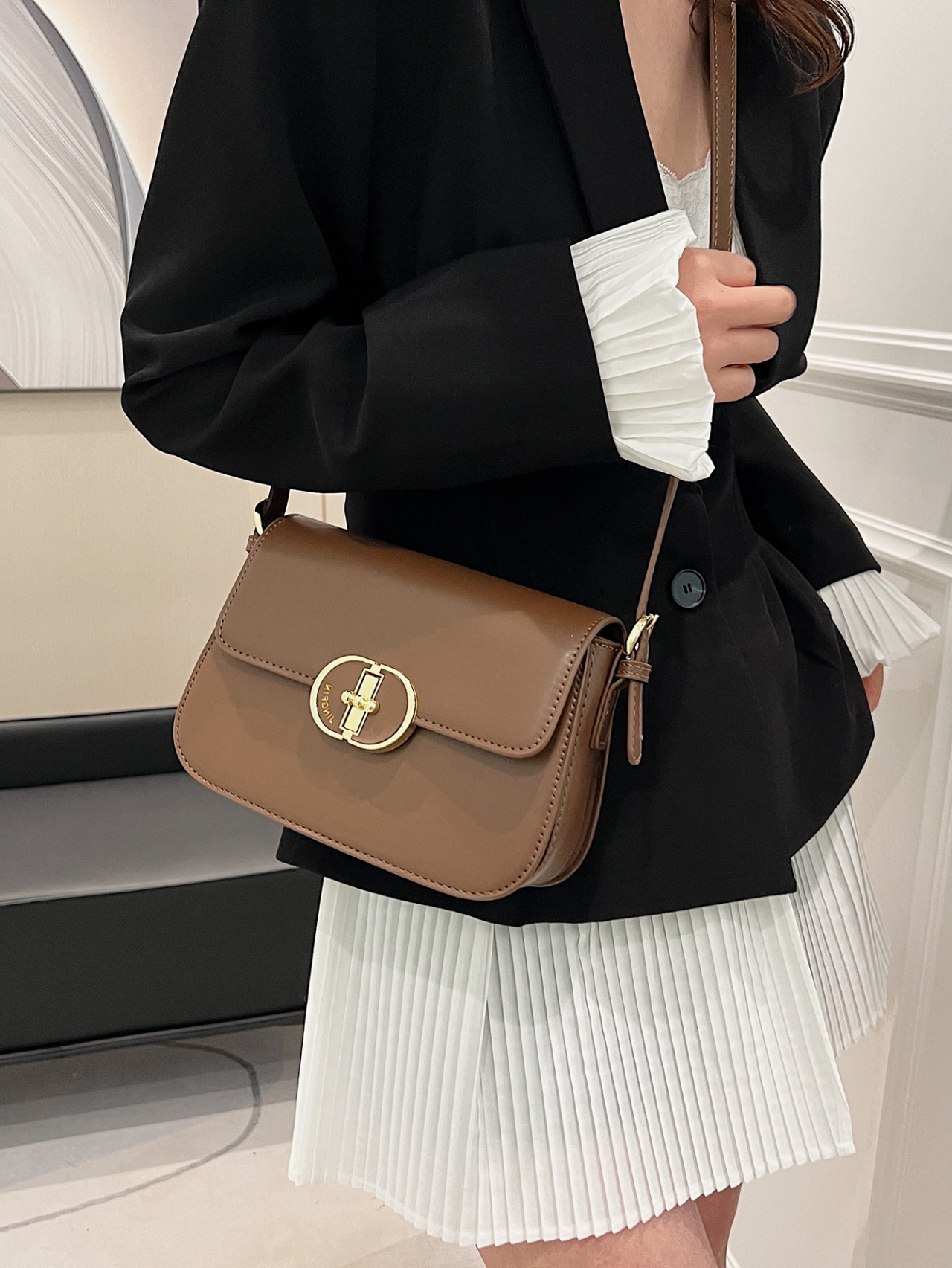 Brown Shoulder Bag with Gold Clasp