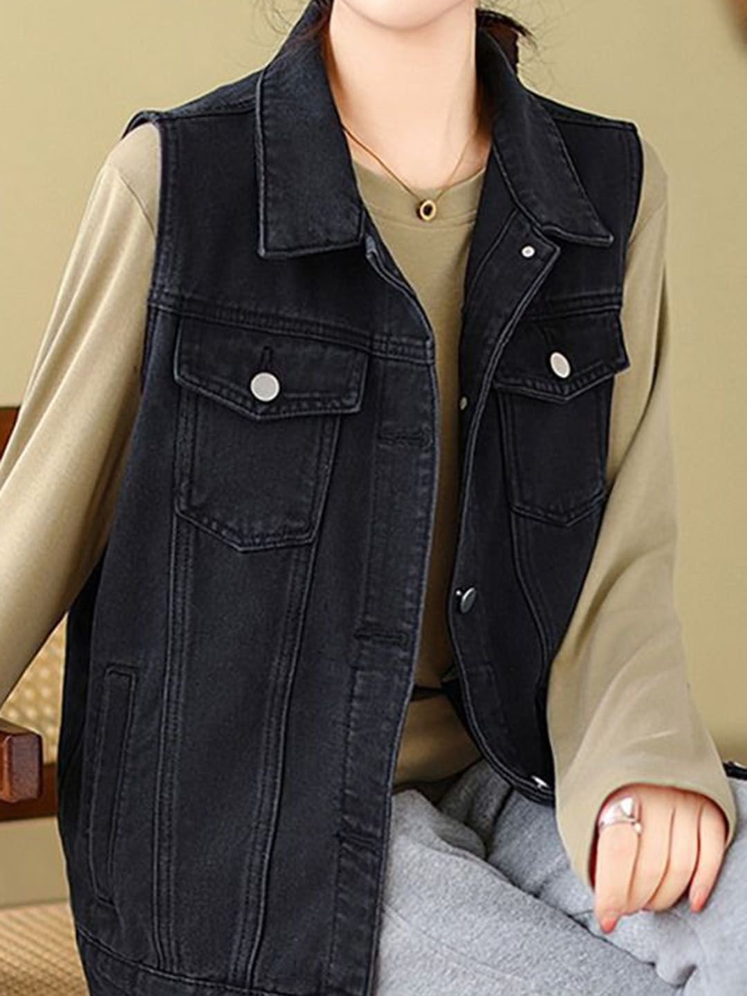 Black Spread Collar Sleeveless Solid Denim Jacket