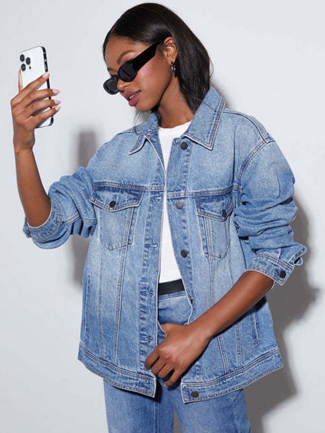 Blue Spread Collar Long Sleeves Washed Denim Jacket