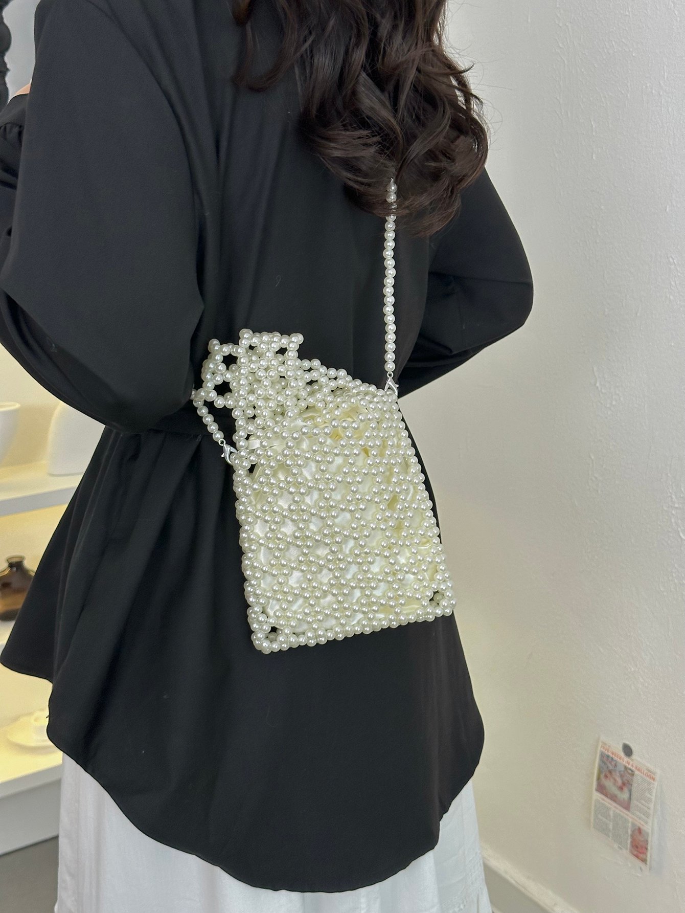 حقيبة كروس بادي أوف وايت باللؤلؤ