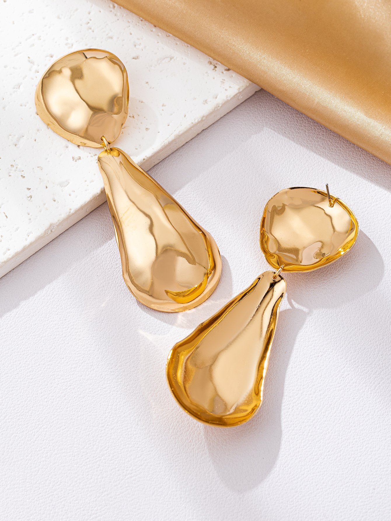 Gold Casual Teardrop Dangle Earrings