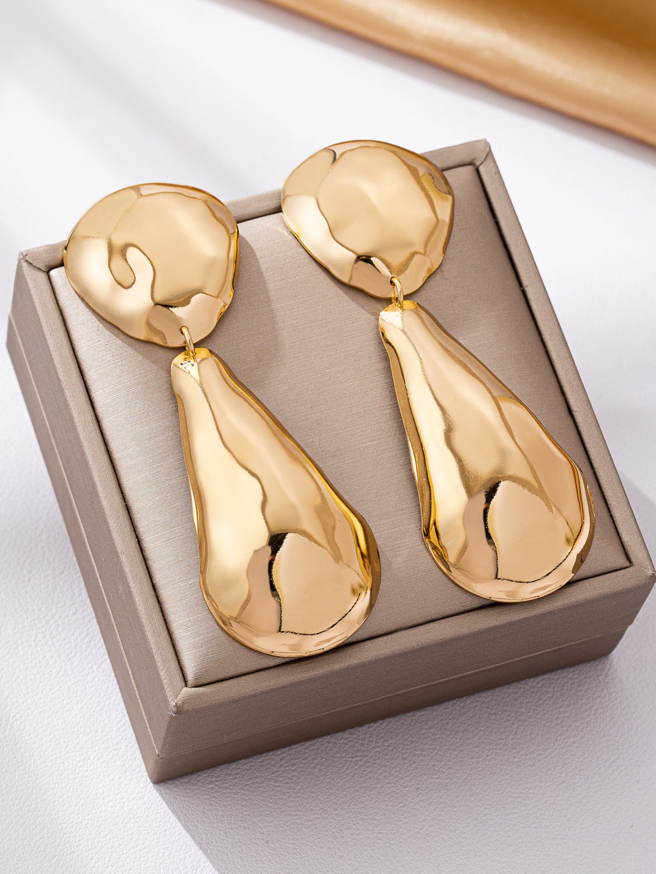 Gold Casual Teardrop Dangle Earrings