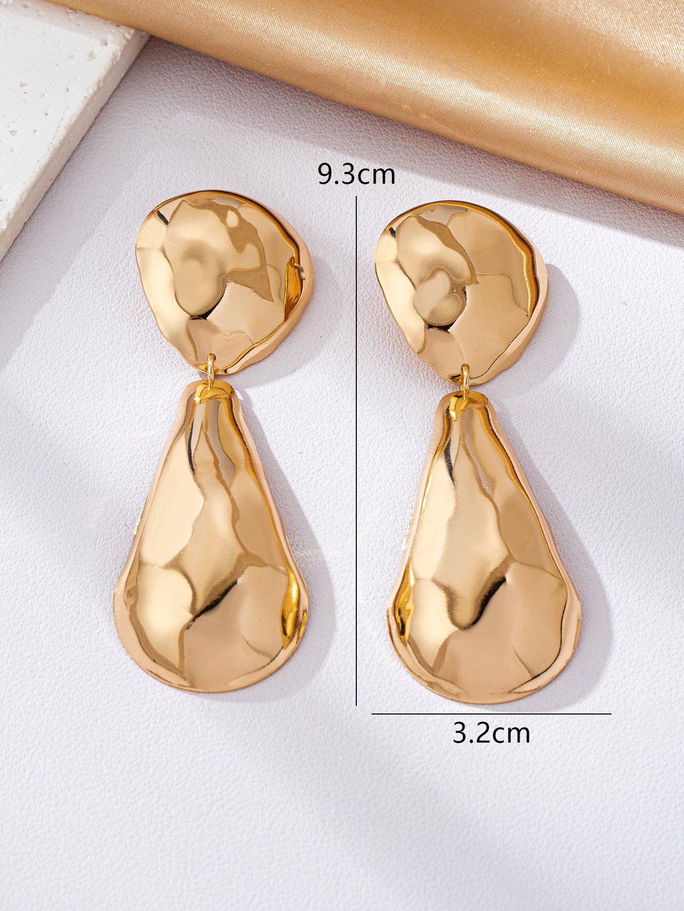Gold Casual Teardrop Dangle Earrings