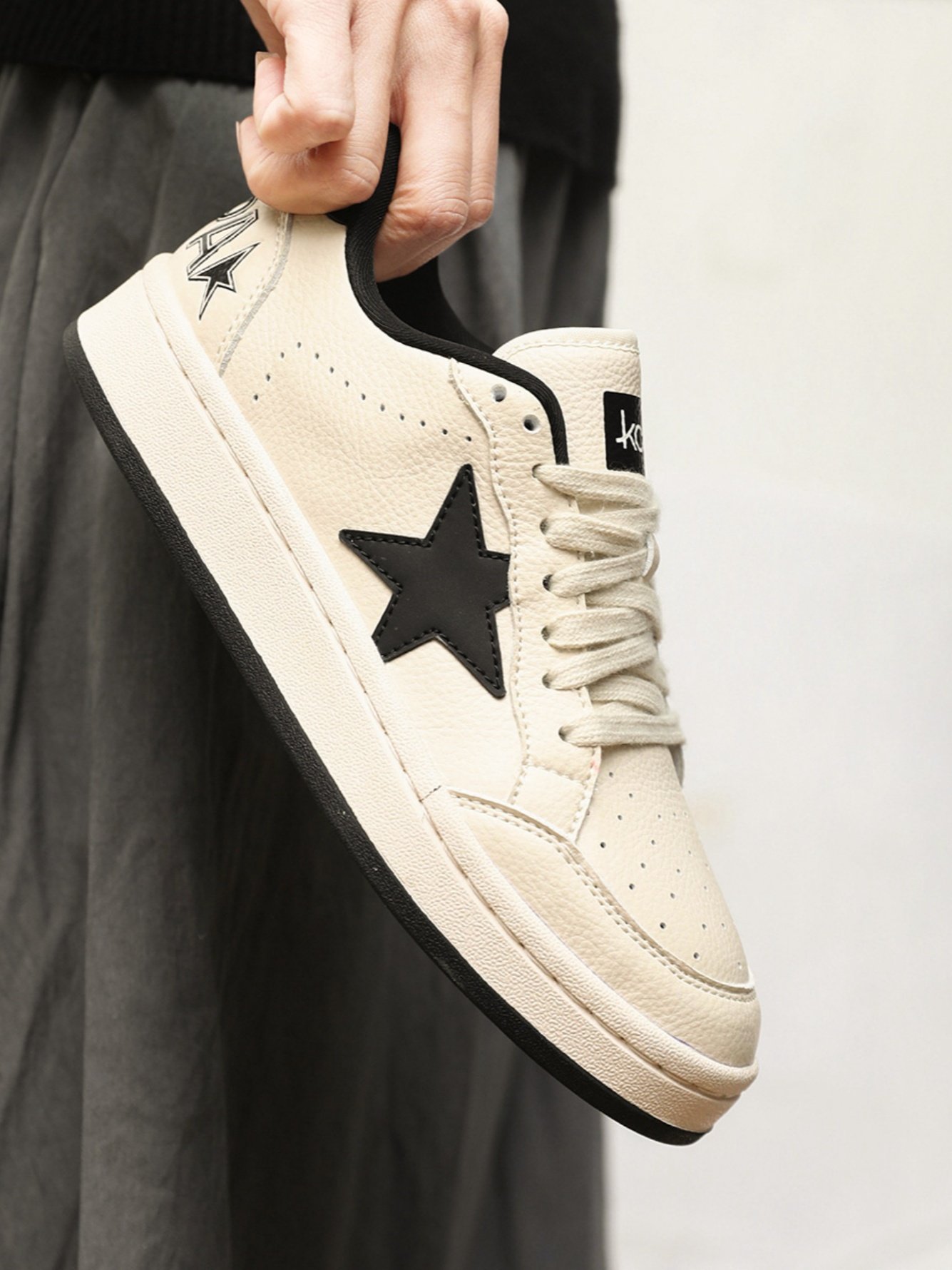 Mens Black Star Low-Top Shoes