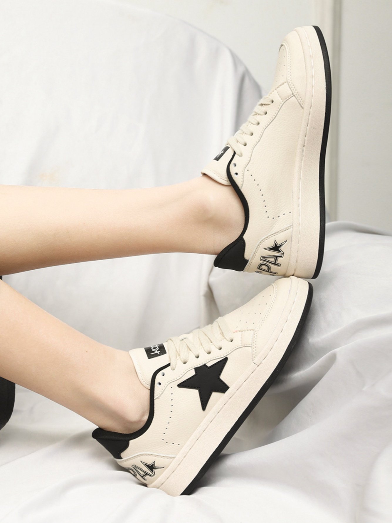 Mens Black Star Low-Top Shoes