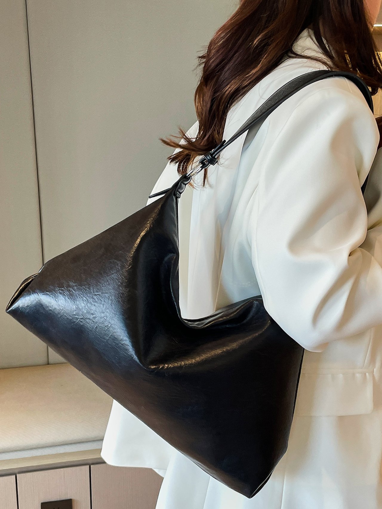 Black Solid Shoulder Bag