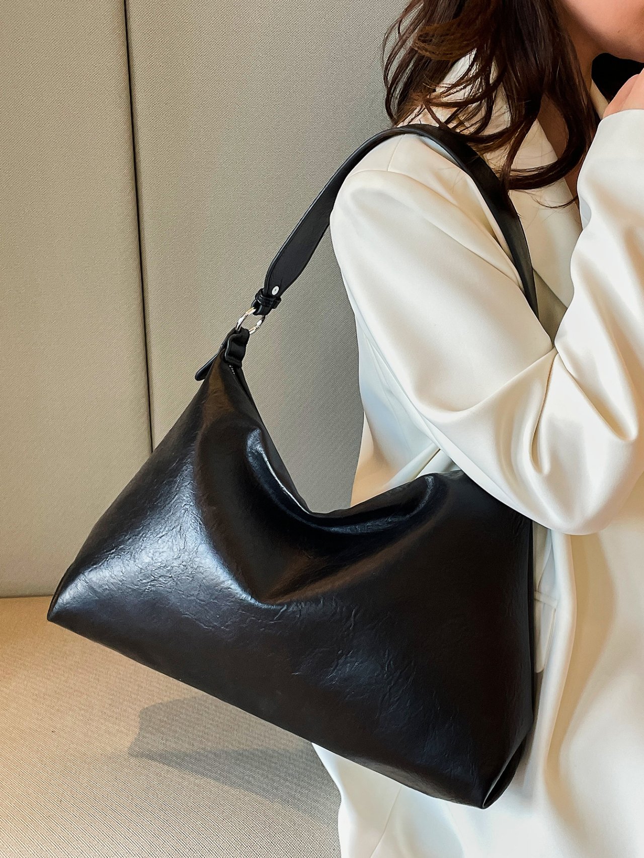 Black Solid Shoulder Bag