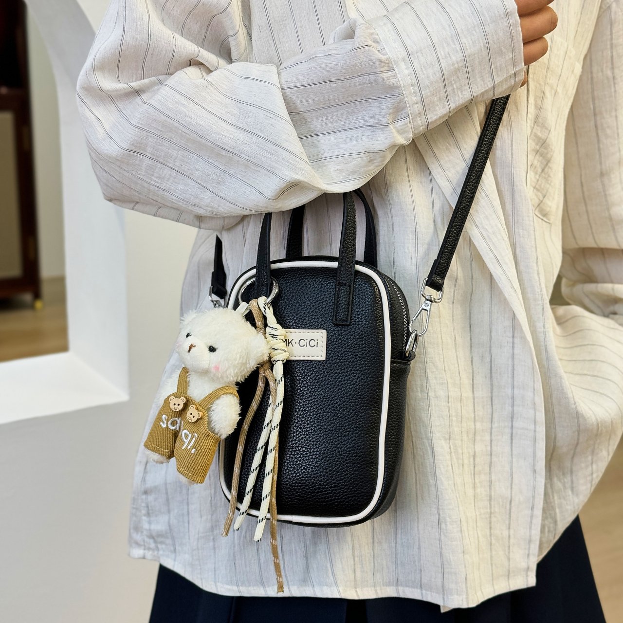 Black Crossbody Bag with Detachable Strap