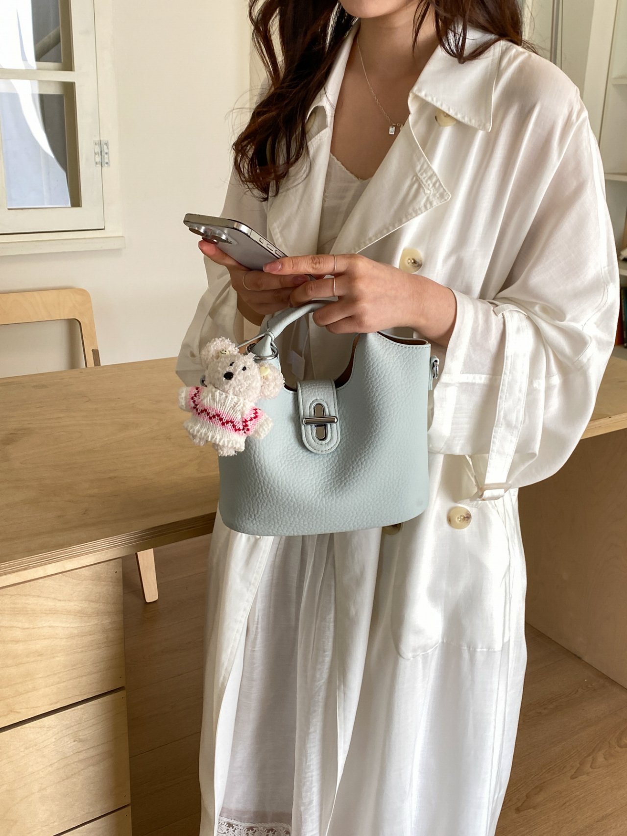 Blue Graned Faux Leather Handbag with Charm