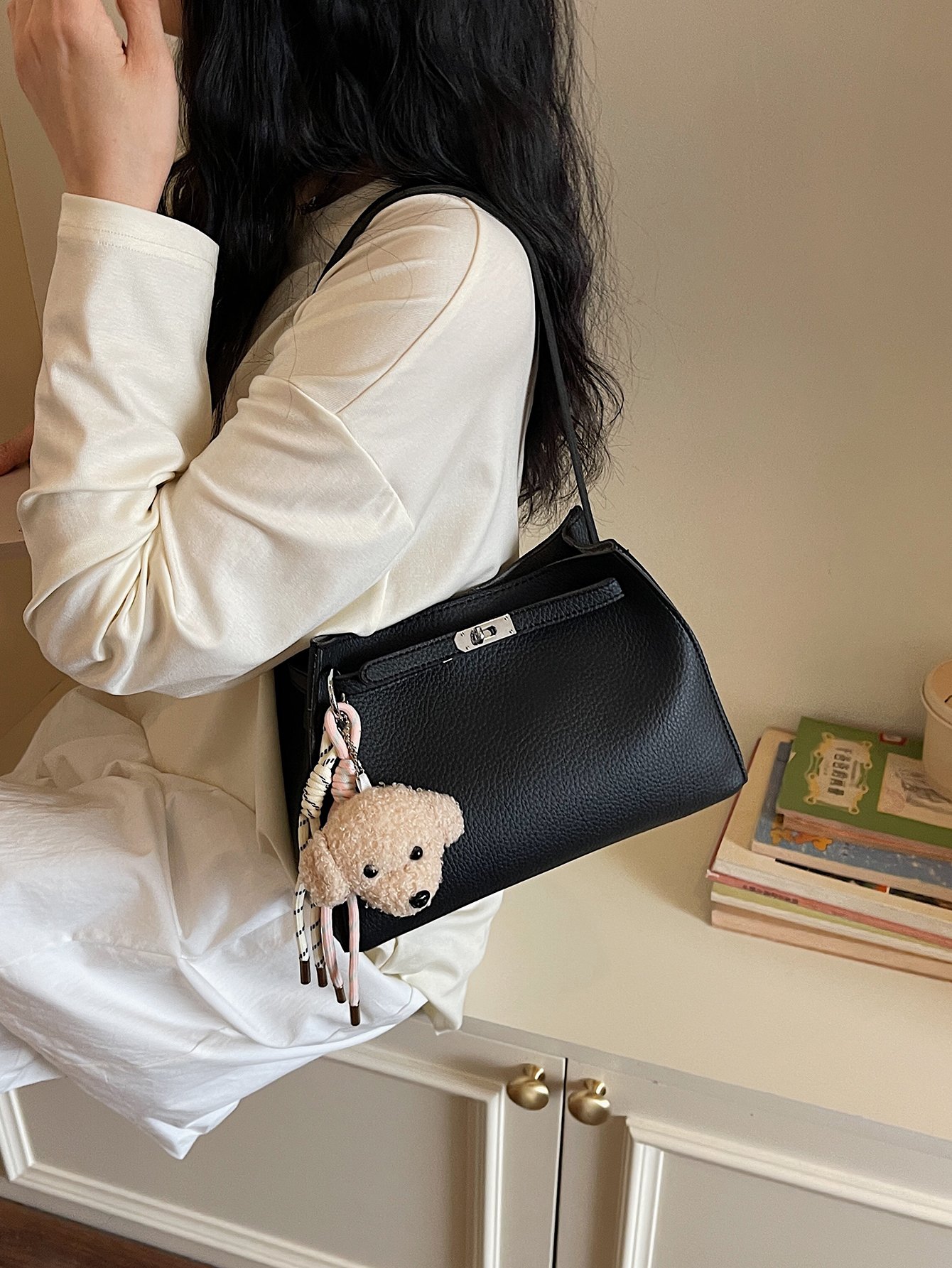 Black Solid Shoulder Bag