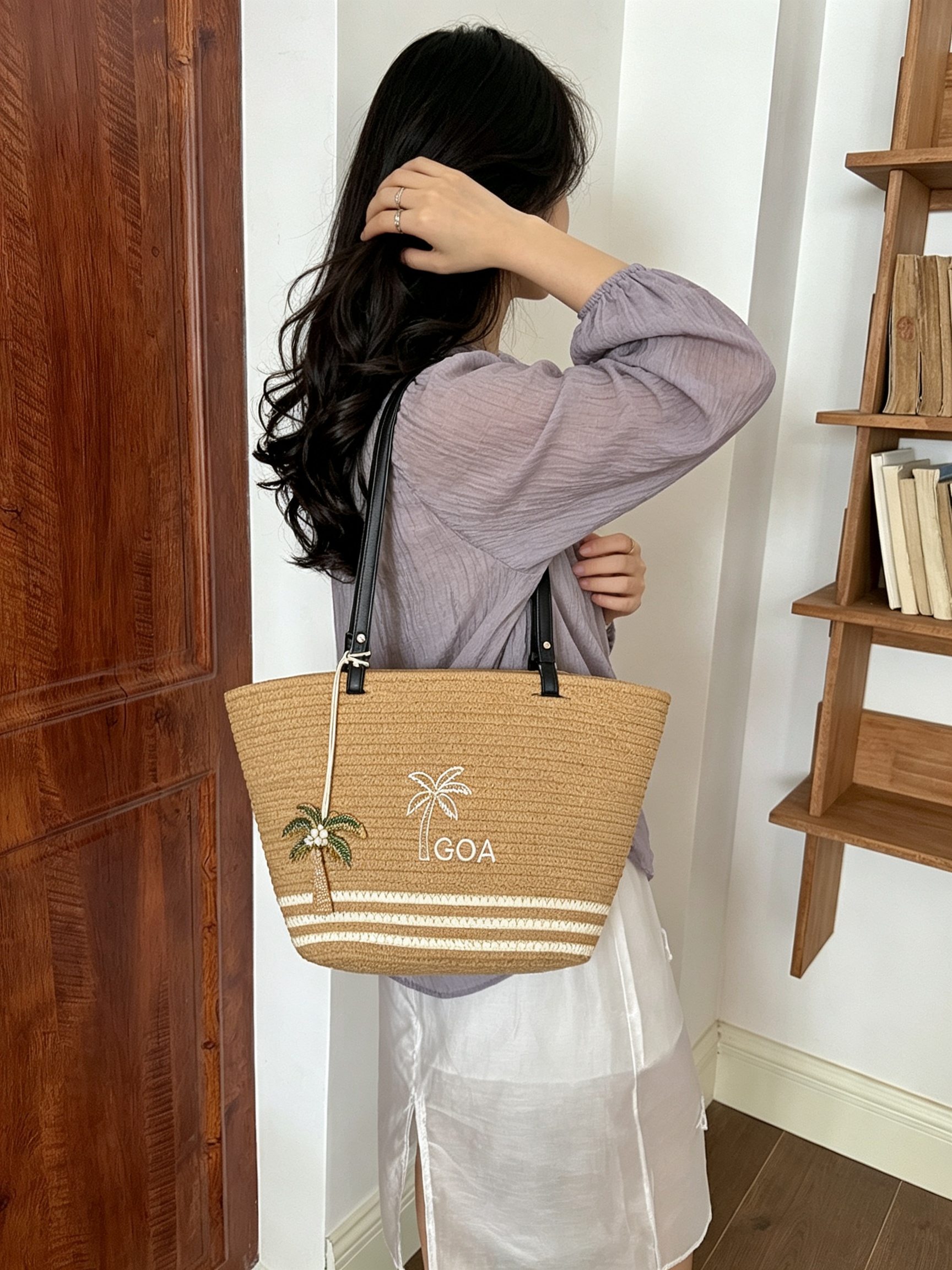 حقيبة كتف محبوكة بتفاصيل شجرة النخيل كاكي