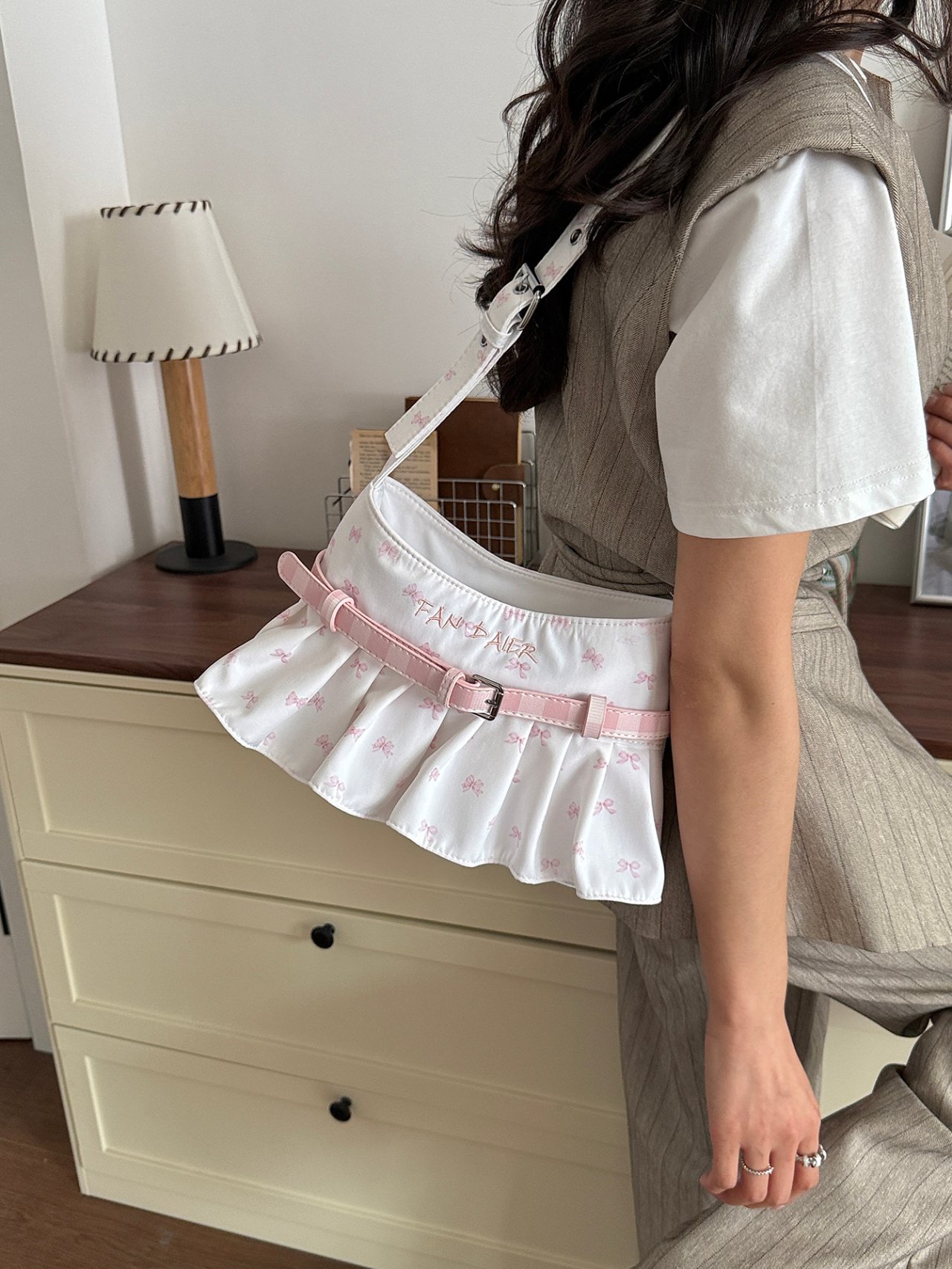 Off-White Ruffled Bow Print Shoulder Bag