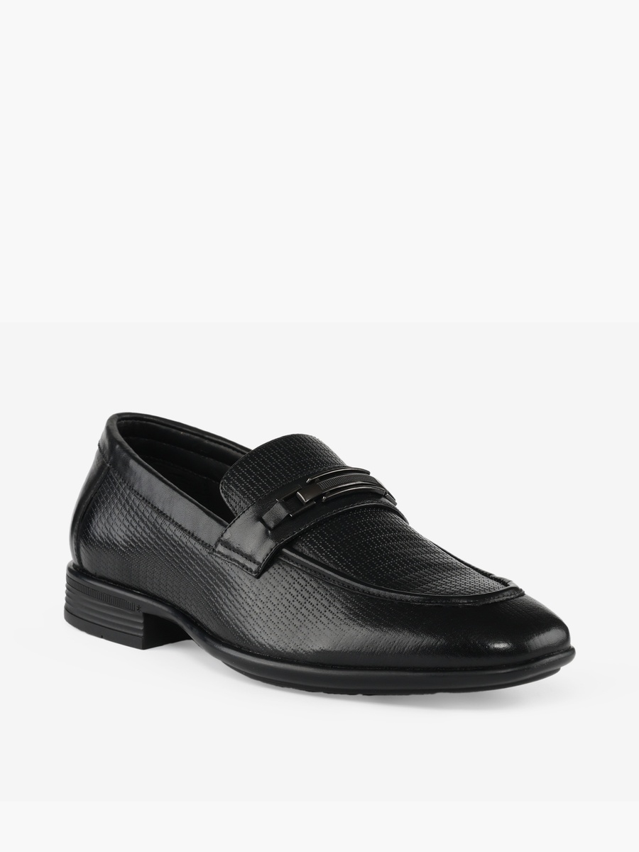 Men Textured Loafers