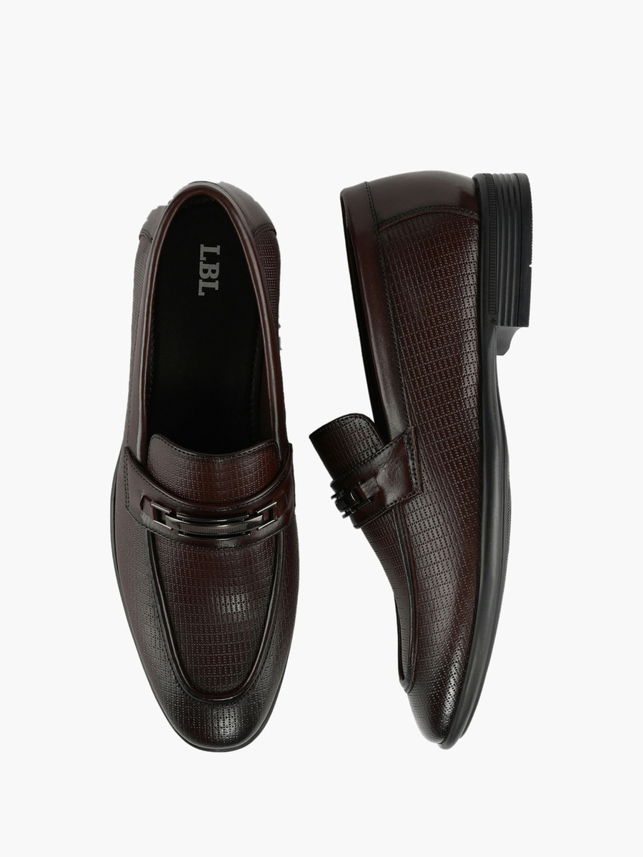 Men Textured Loafers
