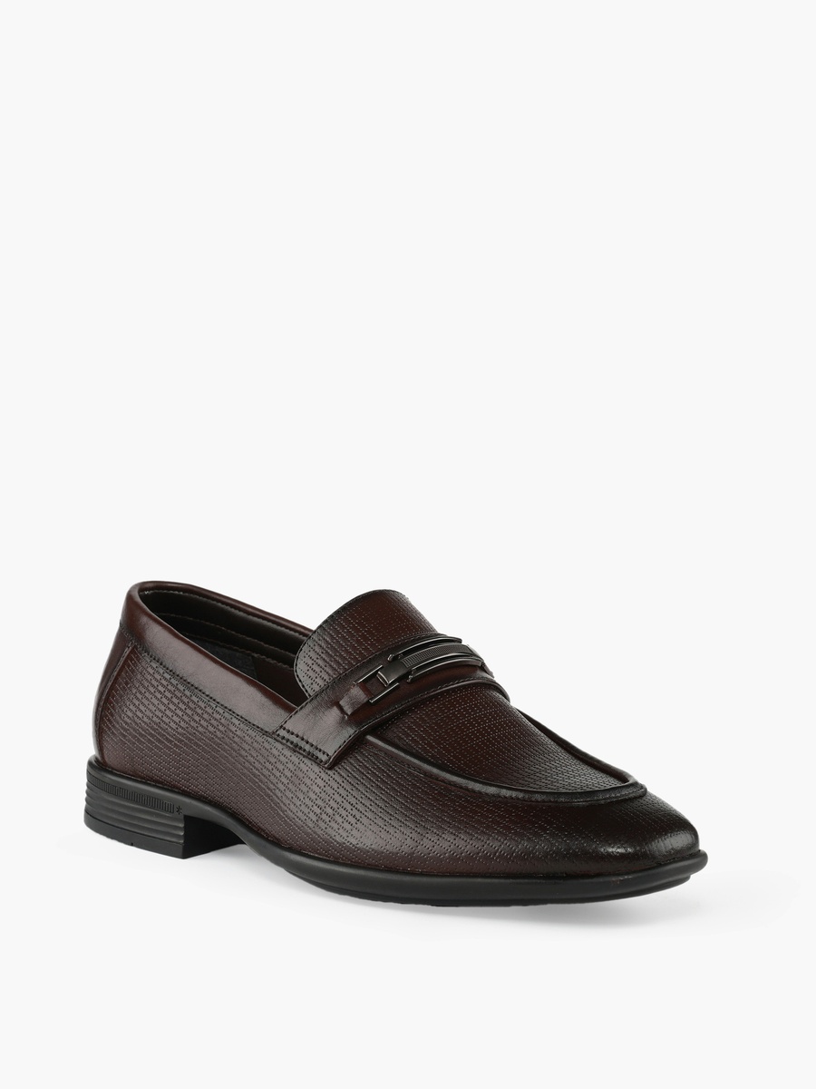 Men Textured Loafers