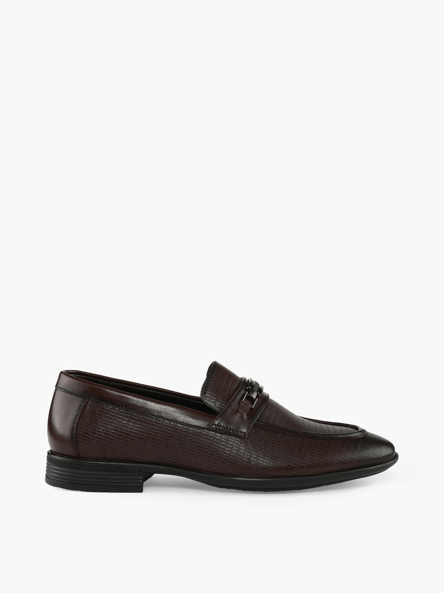 Men Textured Loafers