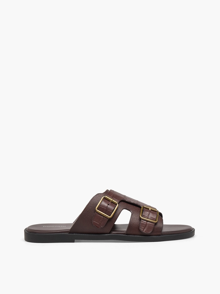 Men Textured Buckle Accent Sandals