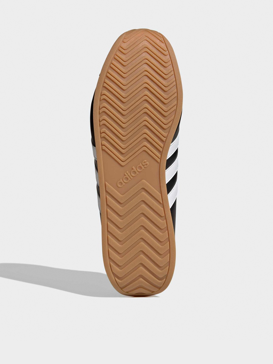 Men Runvista Striped Lace-Up Sports Shoes