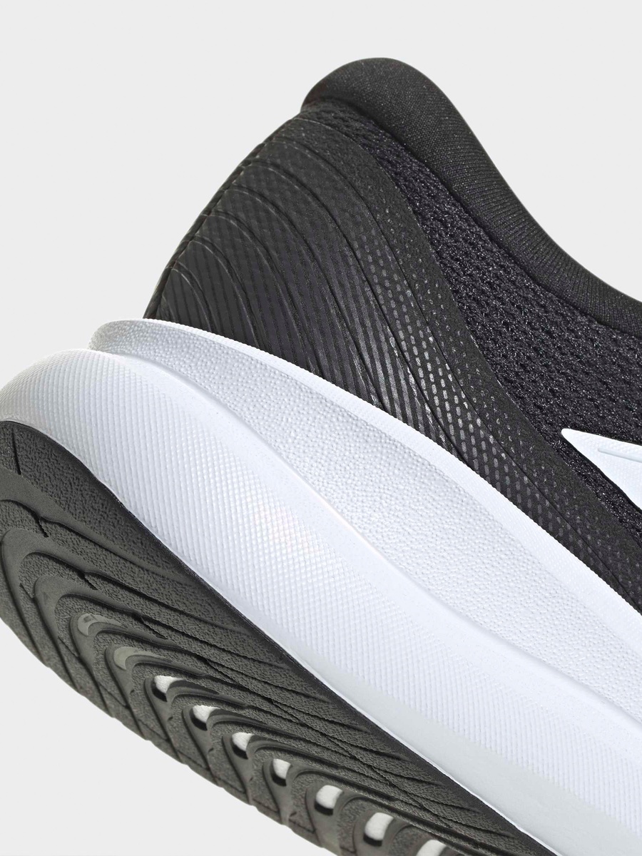 Men Runfalcon 6 Lace-Up Running Shoes