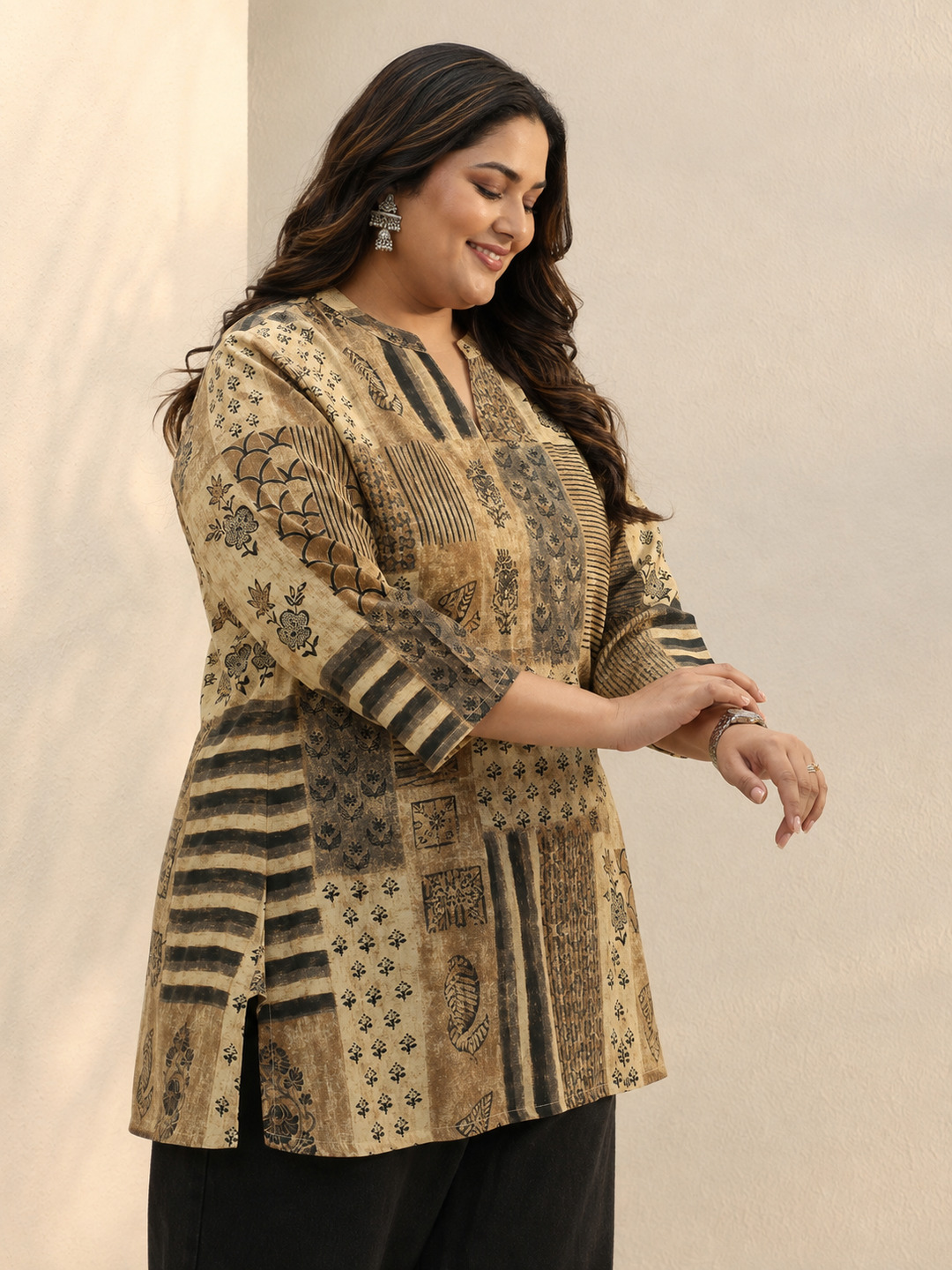Beige Silk Blend Printed Straight Kurti
