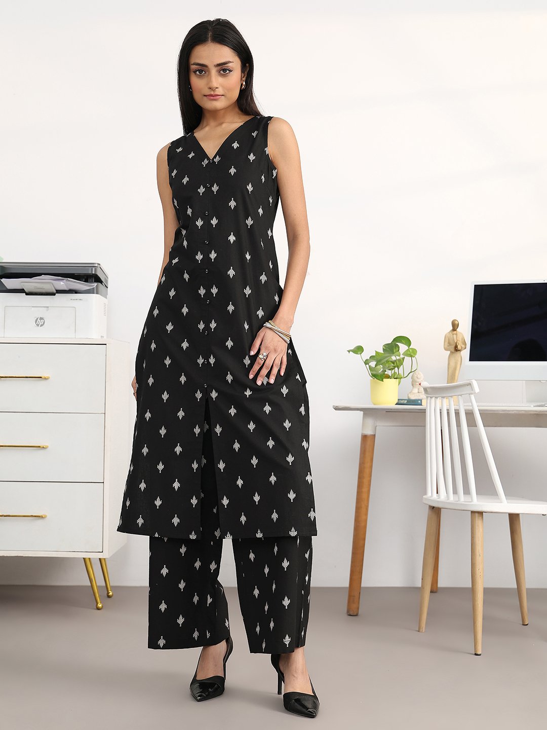 Black Printed Sleeveless Kurta and Straight Pants Set