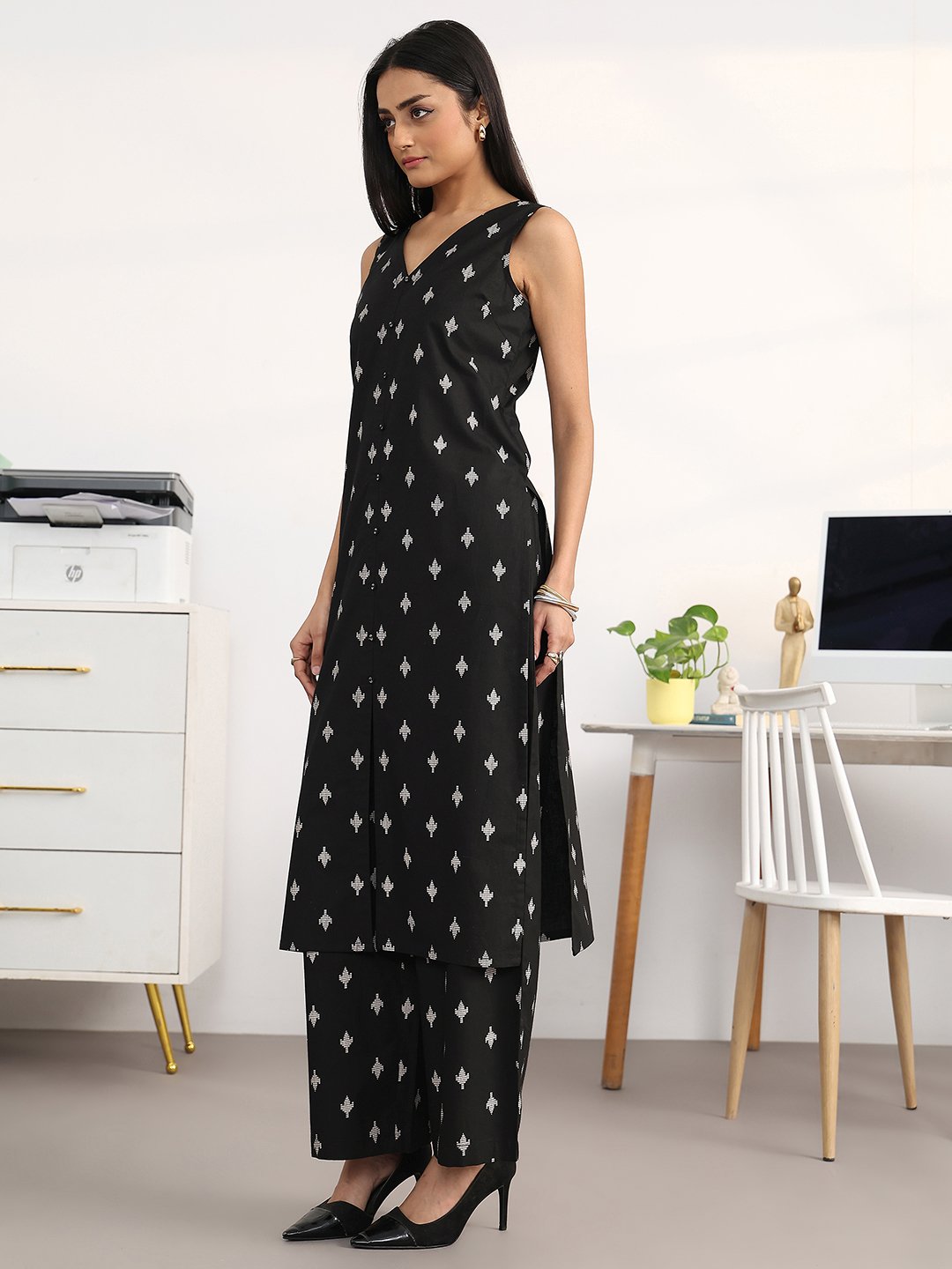 Black Printed Sleeveless Kurta and Straight Pants Set