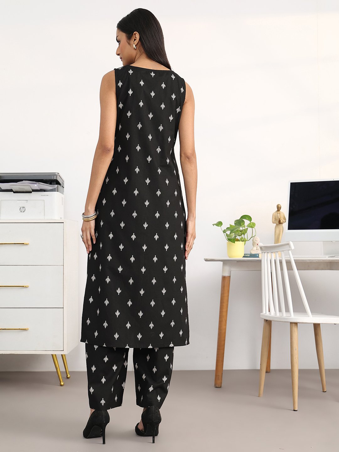 Black Printed Sleeveless Kurta and Straight Pants Set