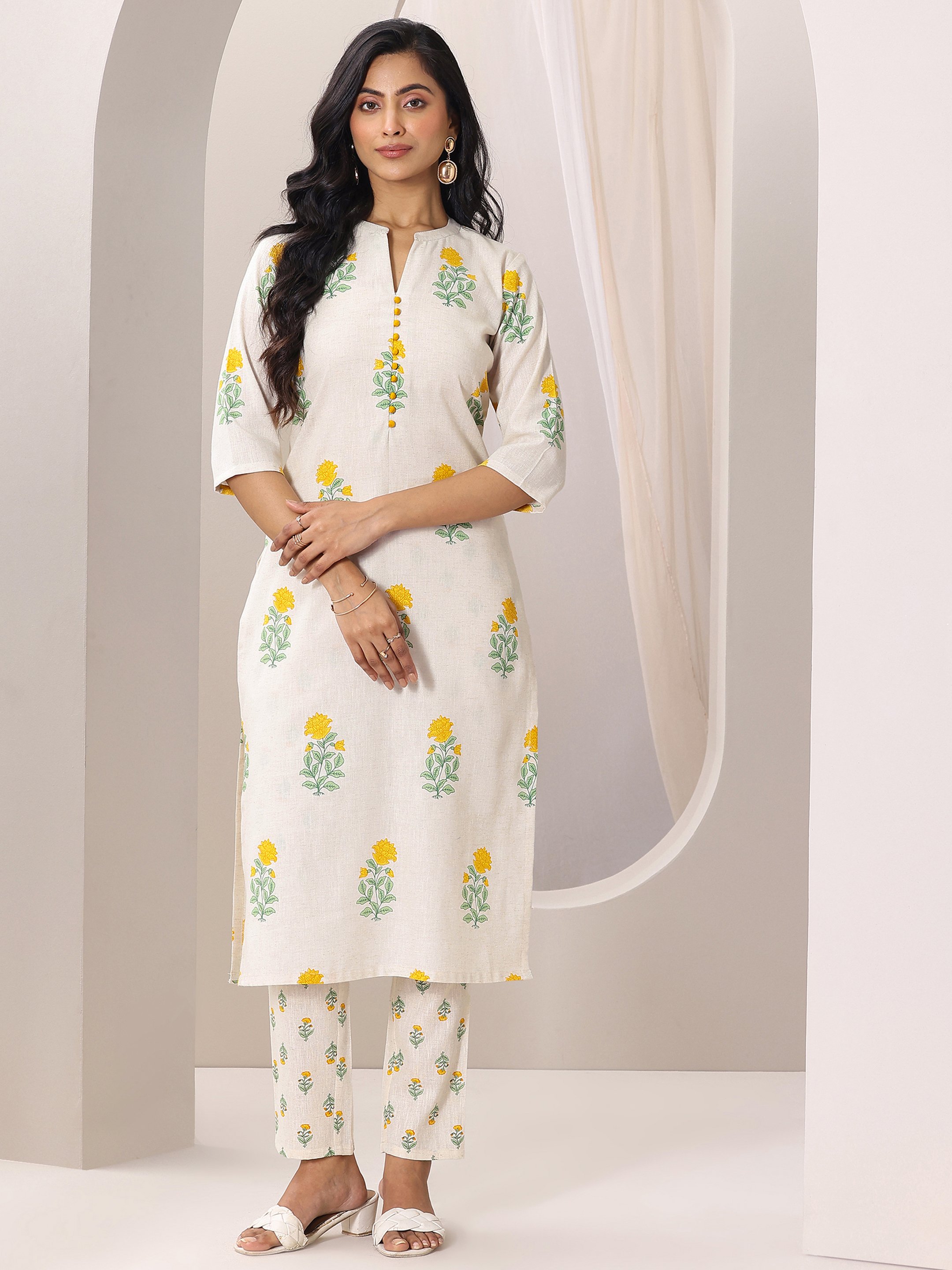 Off-White Printed Kurta and Straight Pants Set