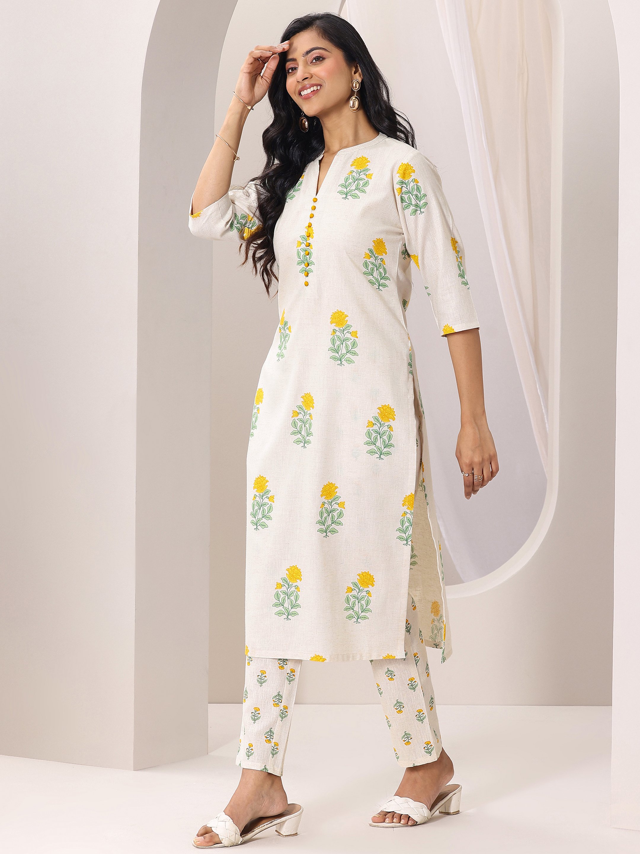 Off-White Printed Kurta and Straight Pants Set