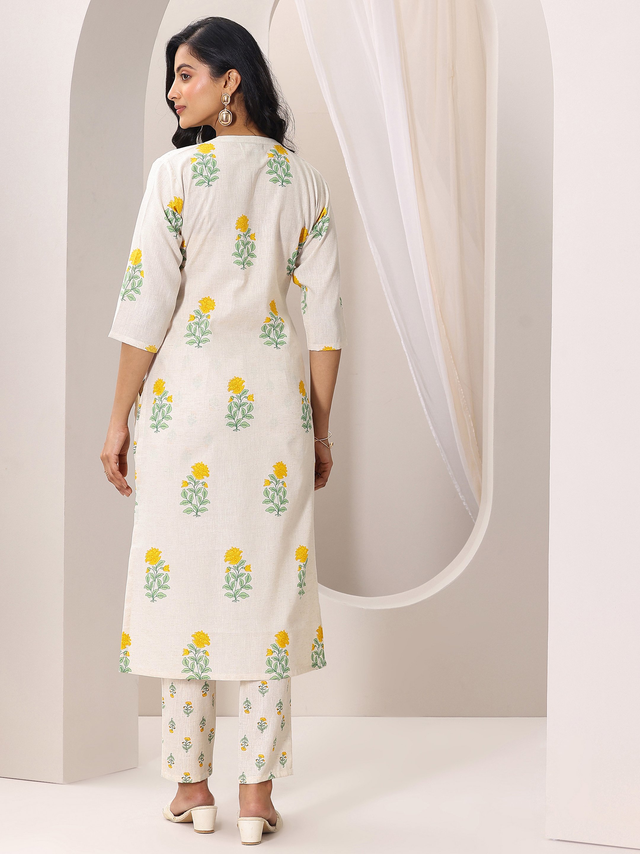 Off-White Printed Kurta and Straight Pants Set