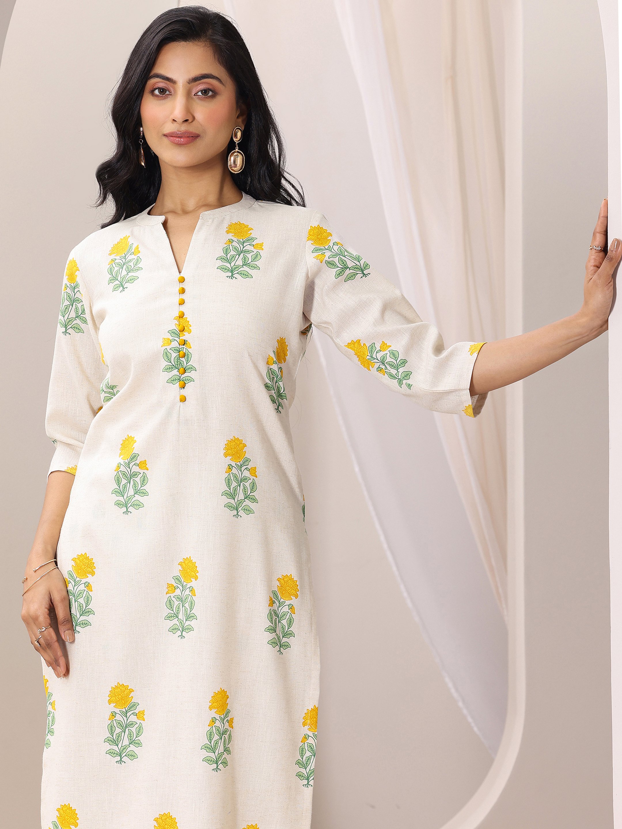 Off-White Printed Kurta and Straight Pants Set